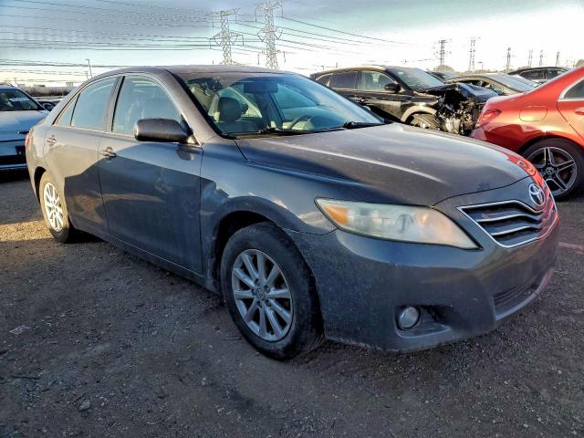 Toyota Camry Base Image 4