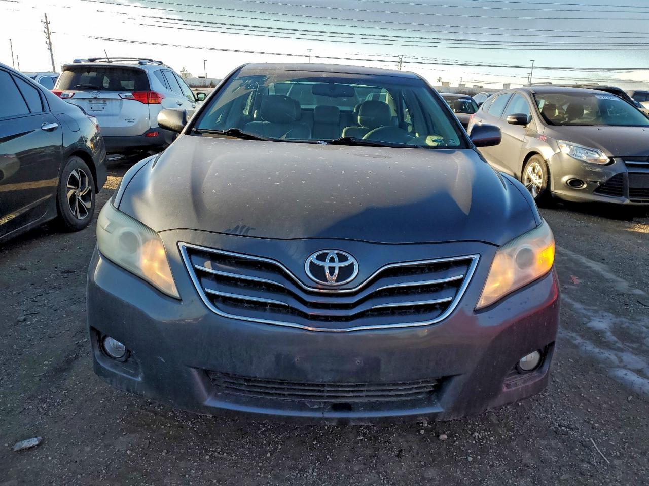 Toyota Camry Base Image 12