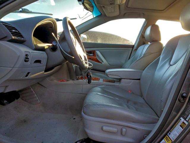 Toyota Camry Base Image 3