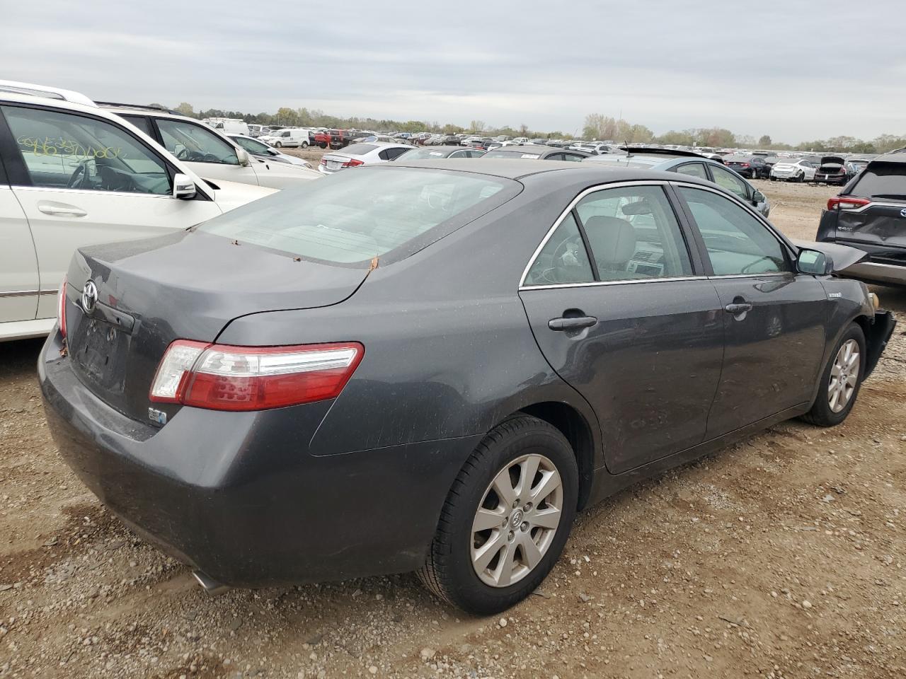 Toyota Camry Hybrid Image 4