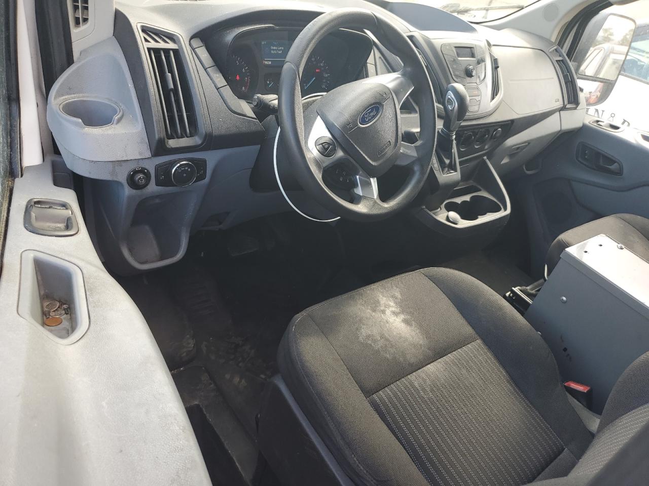 Ford Transit T-150 Image 11