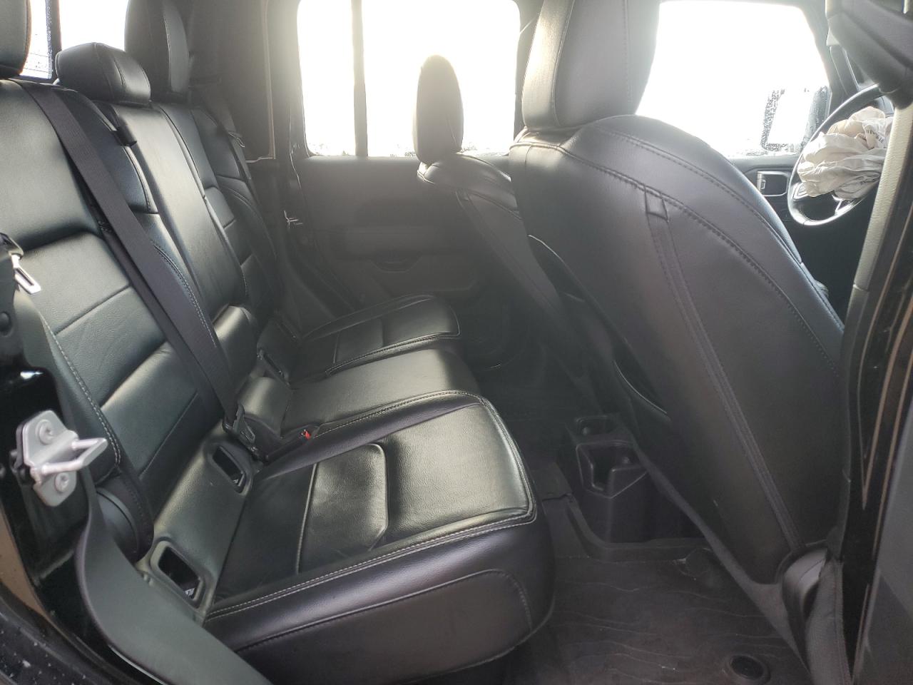 Jeep Gladiator Overland Image 11