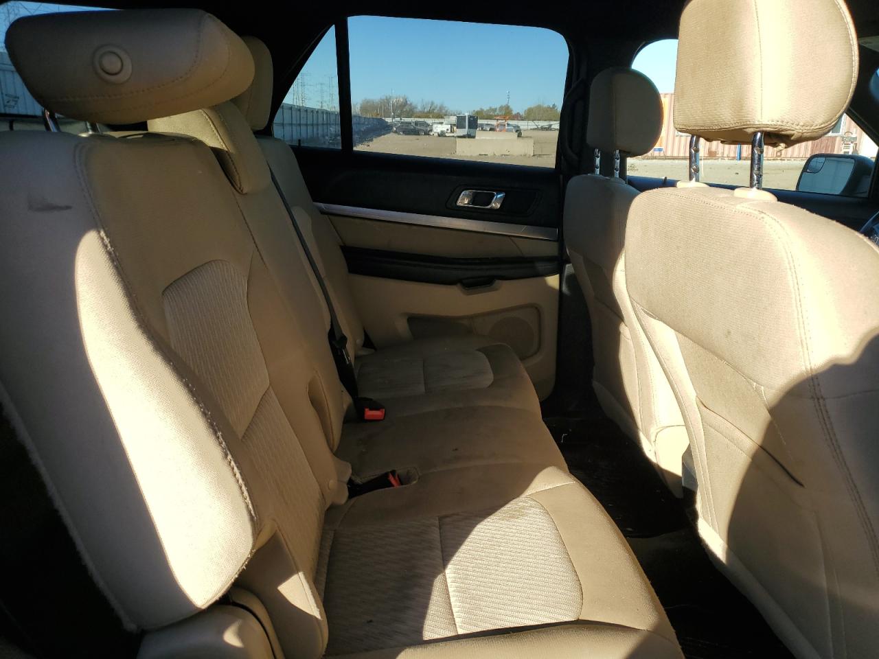 Ford Explorer Image 10