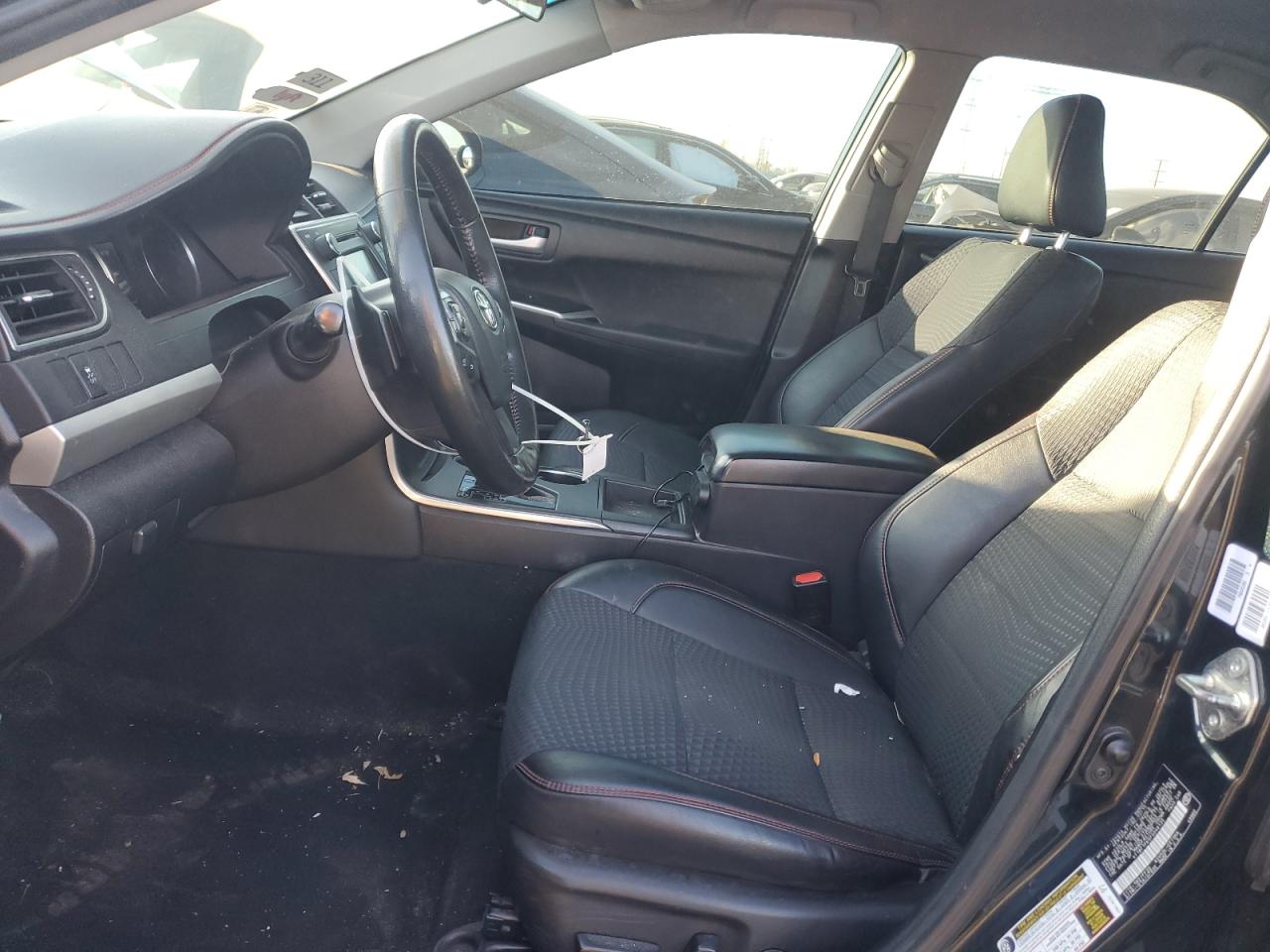 Toyota Camry Le Image 11