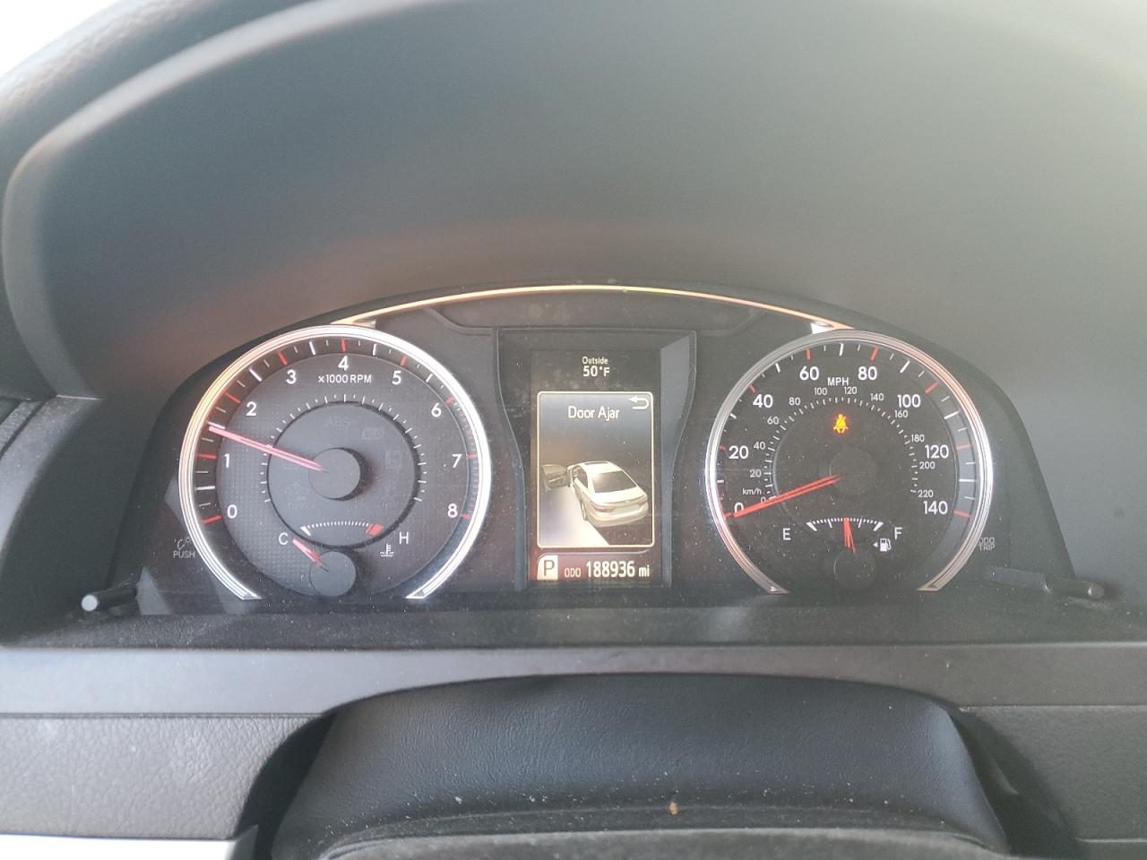 Toyota Camry Le Image 3