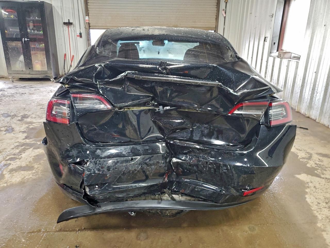 Tesla Model 3 Image 6