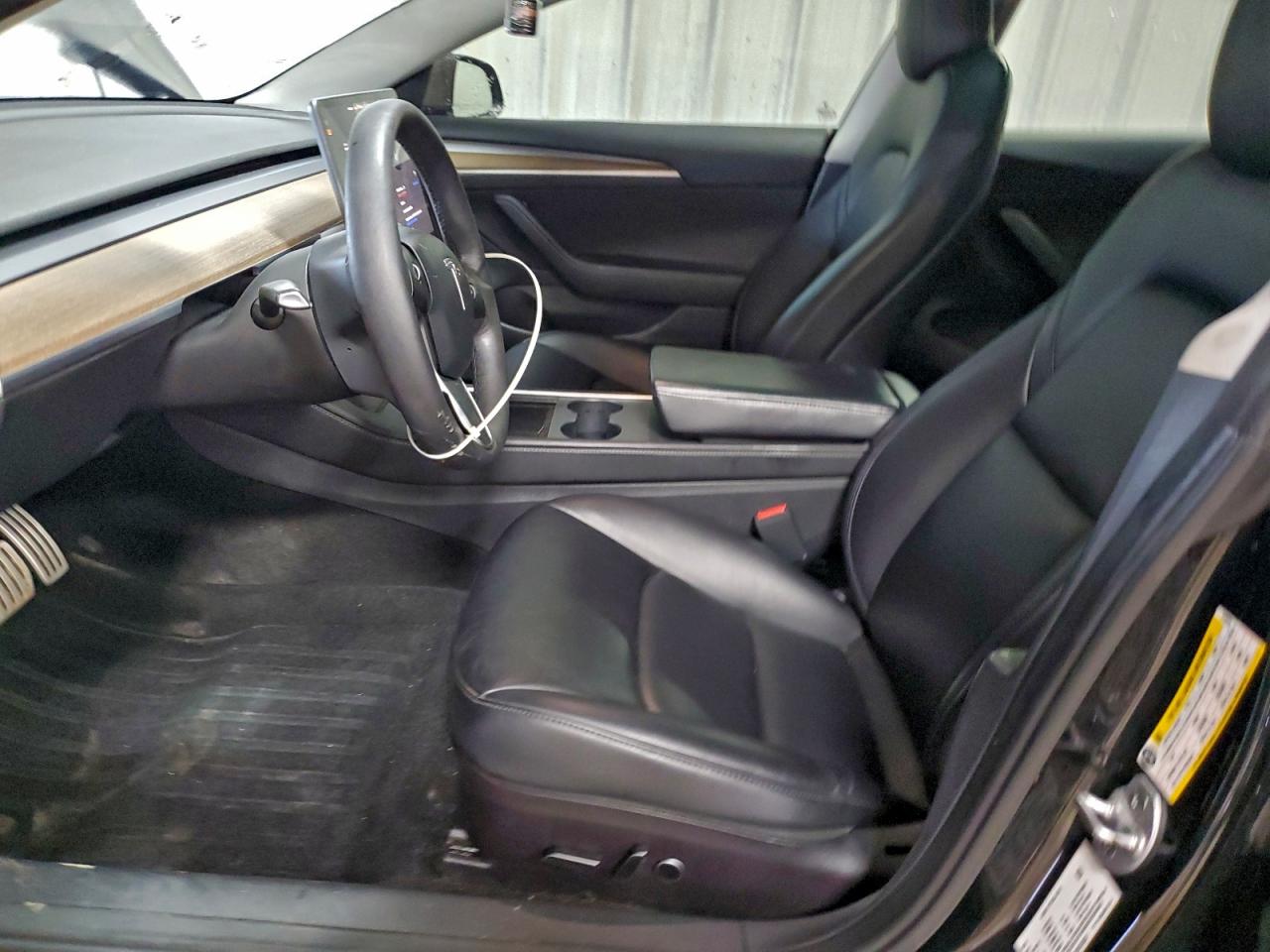 Tesla Model 3 Image 5