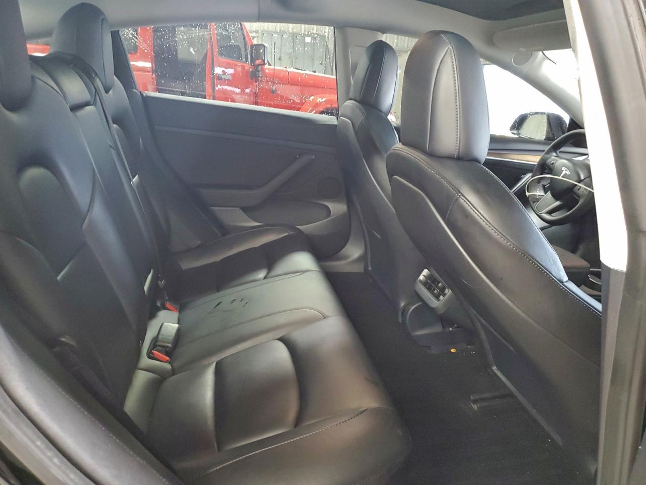 Tesla Model 3 Image 7