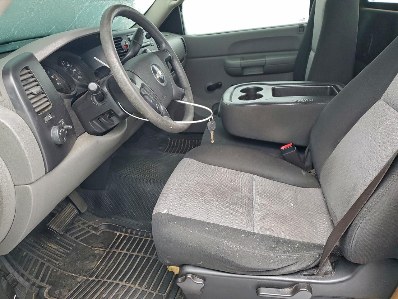 Chevrolet Silverado C1500 Image 6