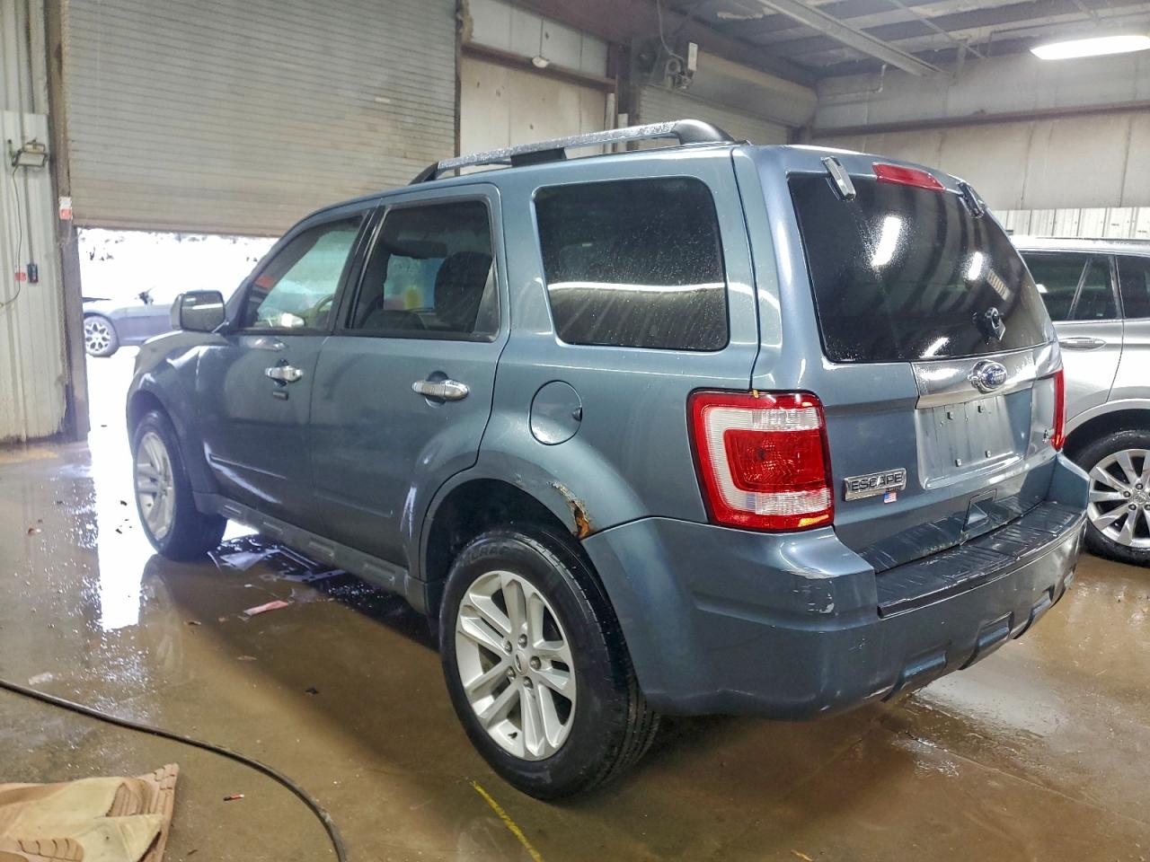 Ford Escape Limited Image 5