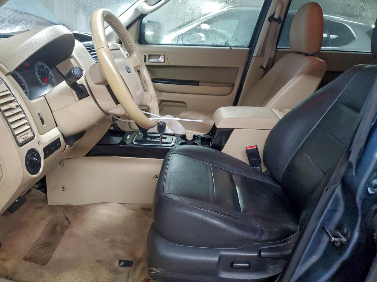 Ford Escape Limited Image 2