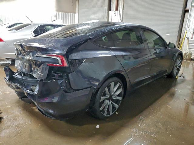 Tesla Model 3 Image 4