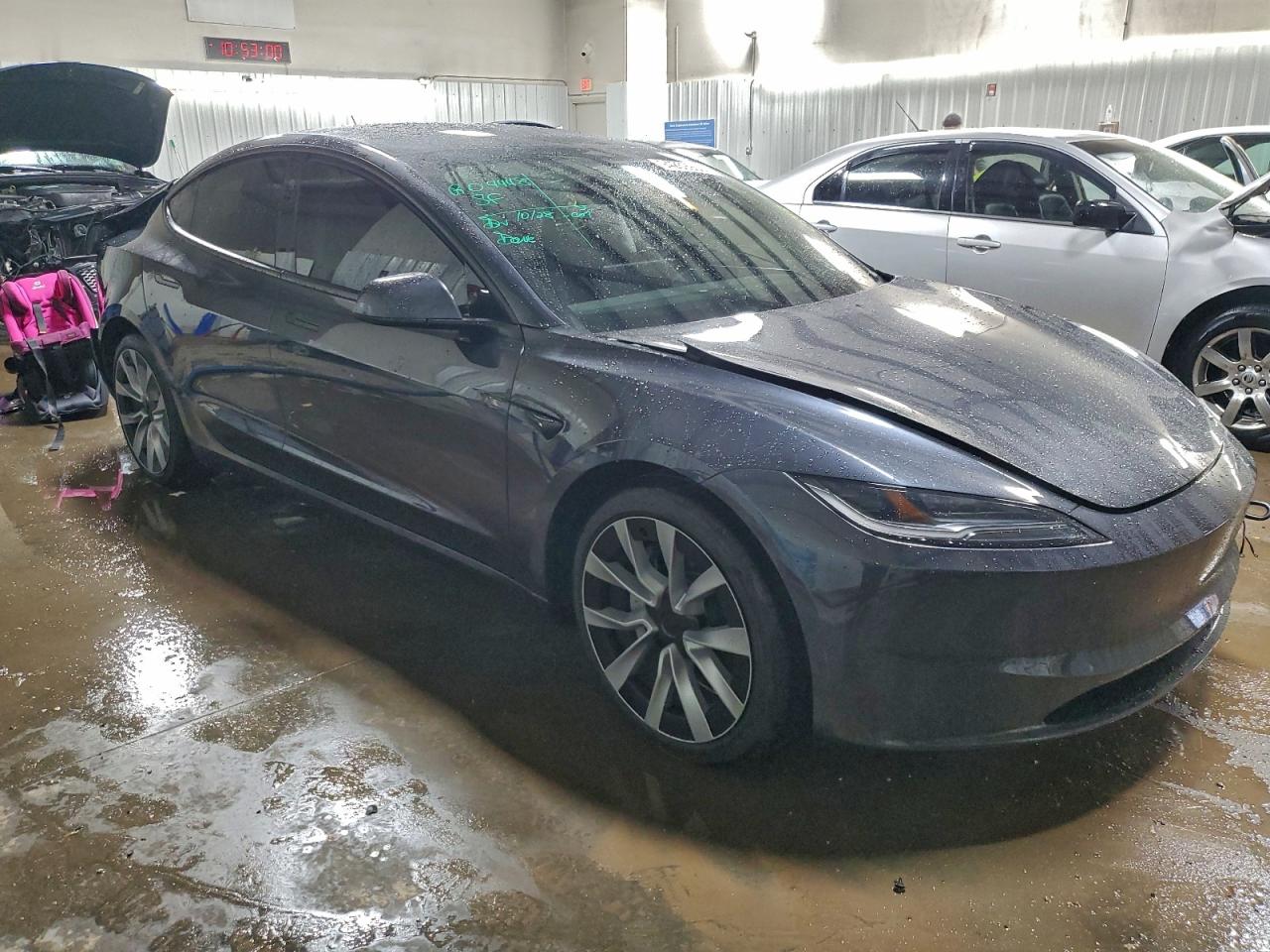 Tesla Model 3 Image 6