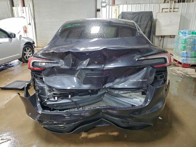 Tesla Model 3 Image 5