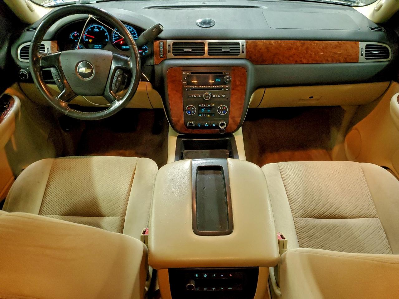 Chevrolet Suburban C1500 Ls Image 9