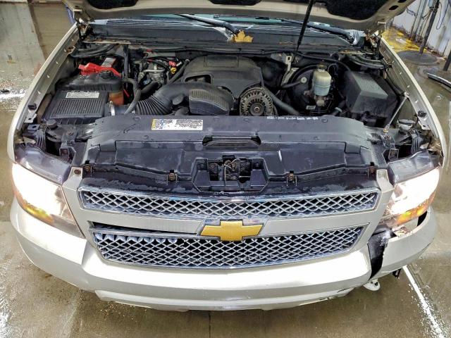 Chevrolet Suburban C1500 Ls Image 7