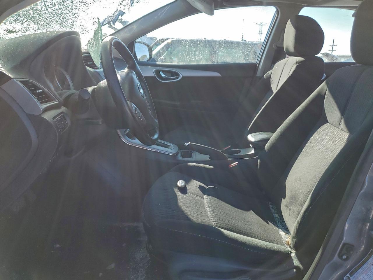 Nissan Sentra S Image 10