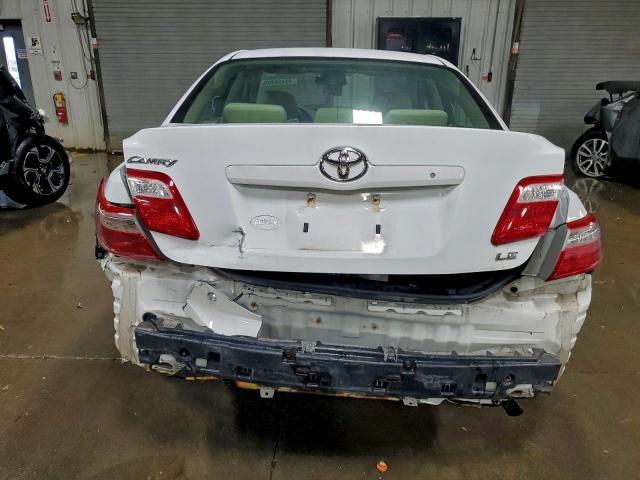 Toyota Camry Ce Image 4