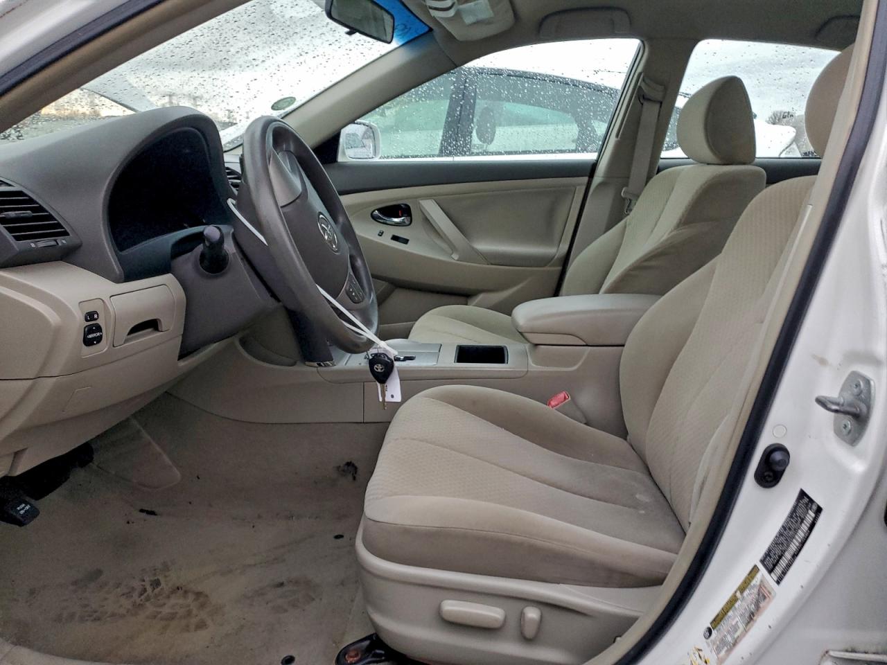 Toyota Camry Ce Image 10