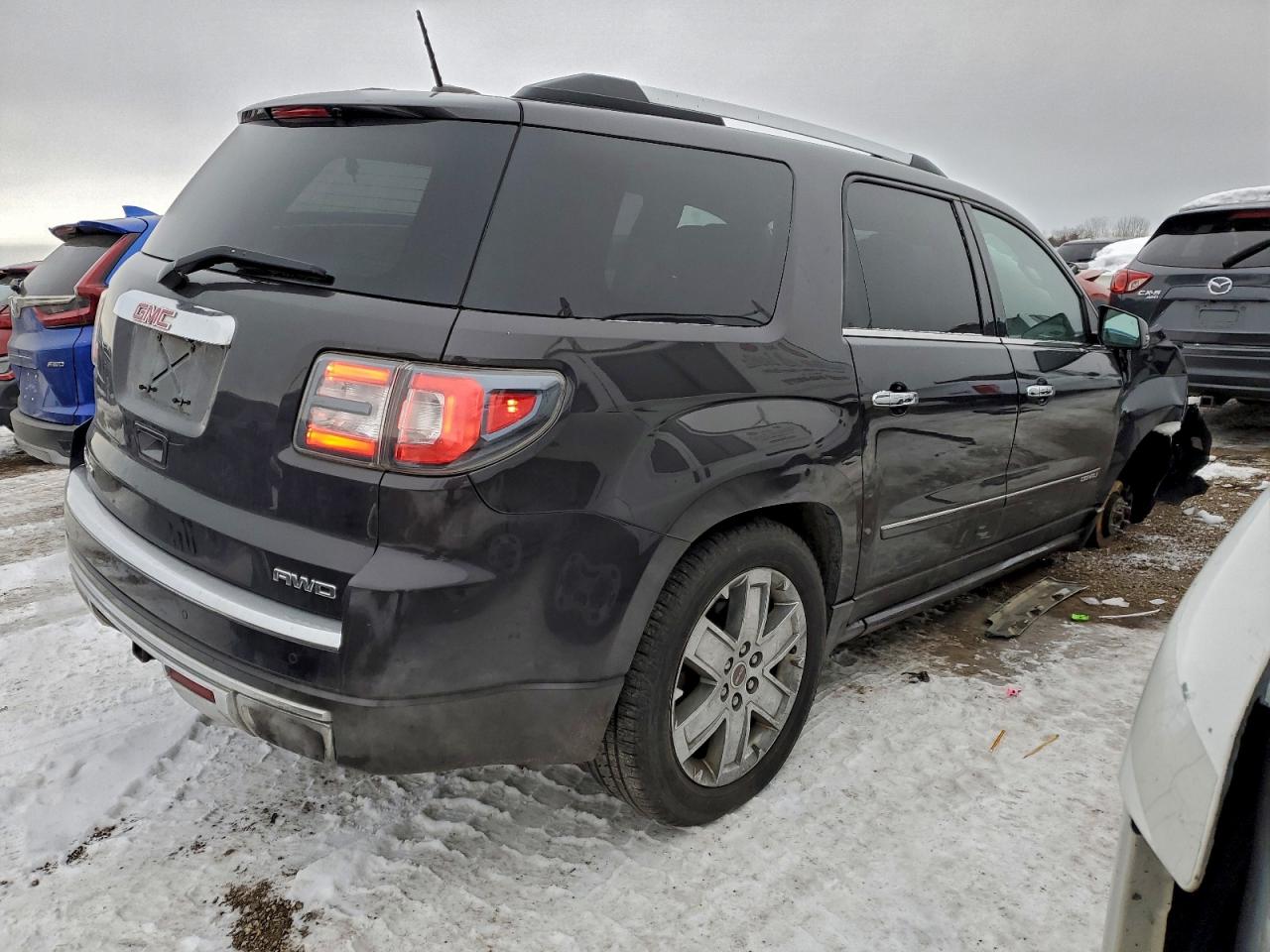 GMC Acadia Denali Image 3