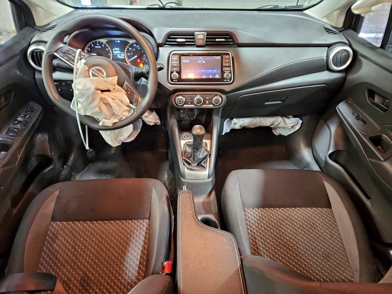 Nissan Versa S Image 10