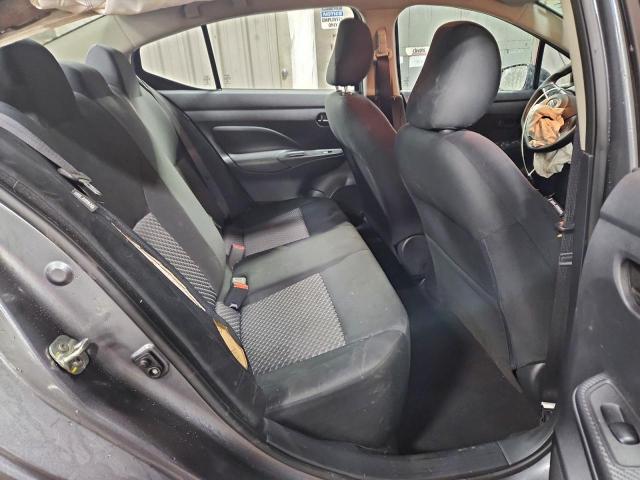 Nissan Versa S Image 12