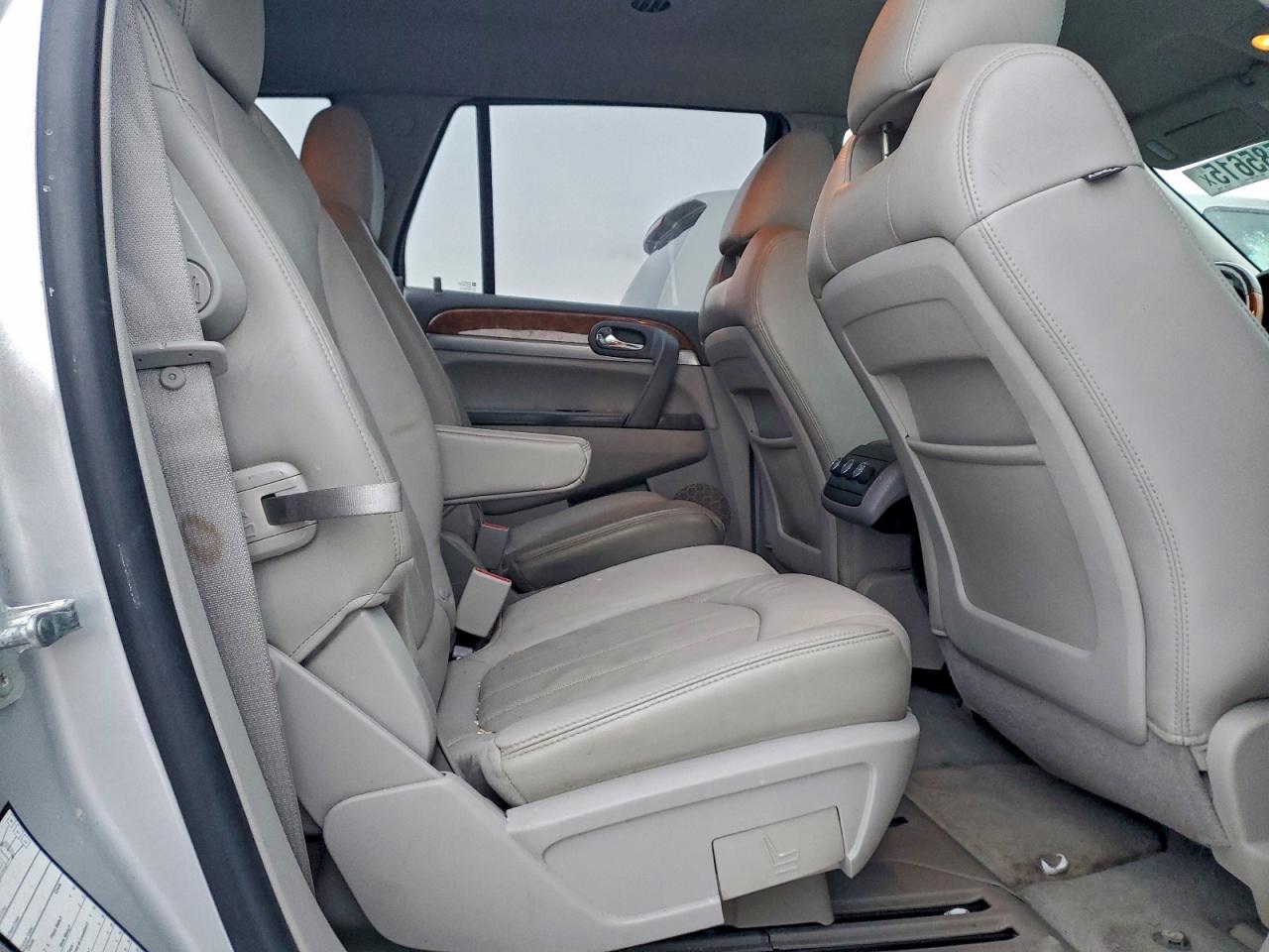 Buick Enclave Image 8