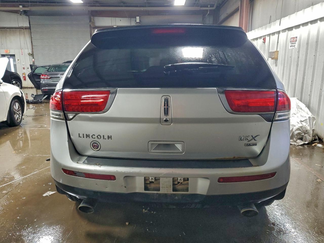 Lincoln MKX Image 2