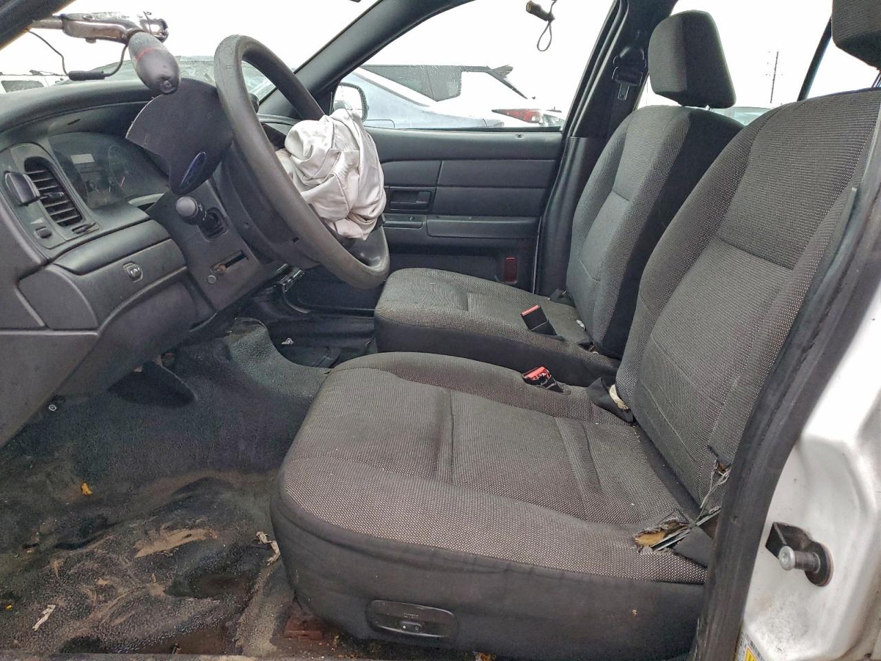 Ford Crown Vic Police Interceptor Image 12