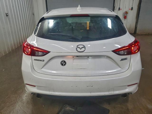 Mazda 3 Grand Touring Image 5