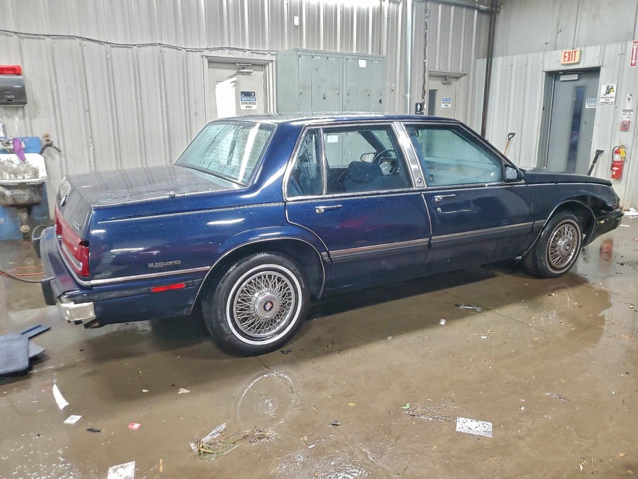 Buick LeSabre Limited Image 9