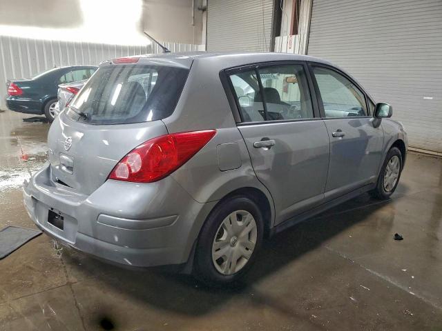Nissan Versa S Image 9