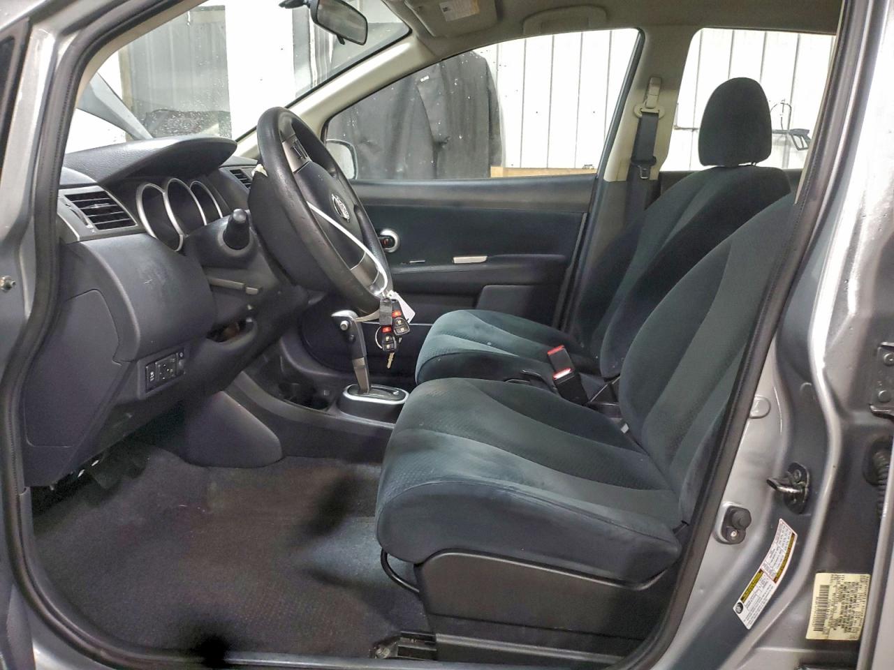 Nissan Versa S Image 7