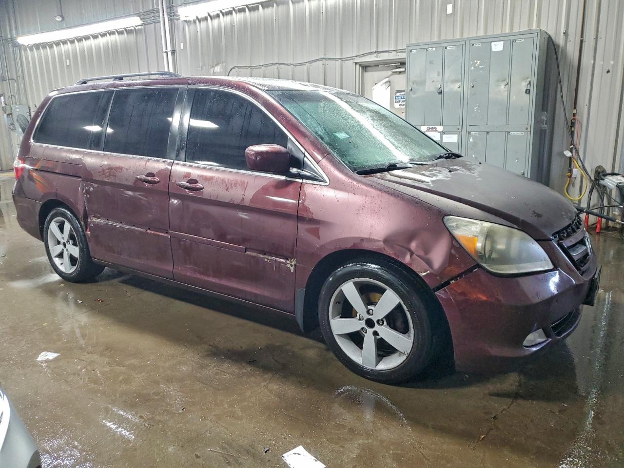 Honda Odyssey Touring Image 3