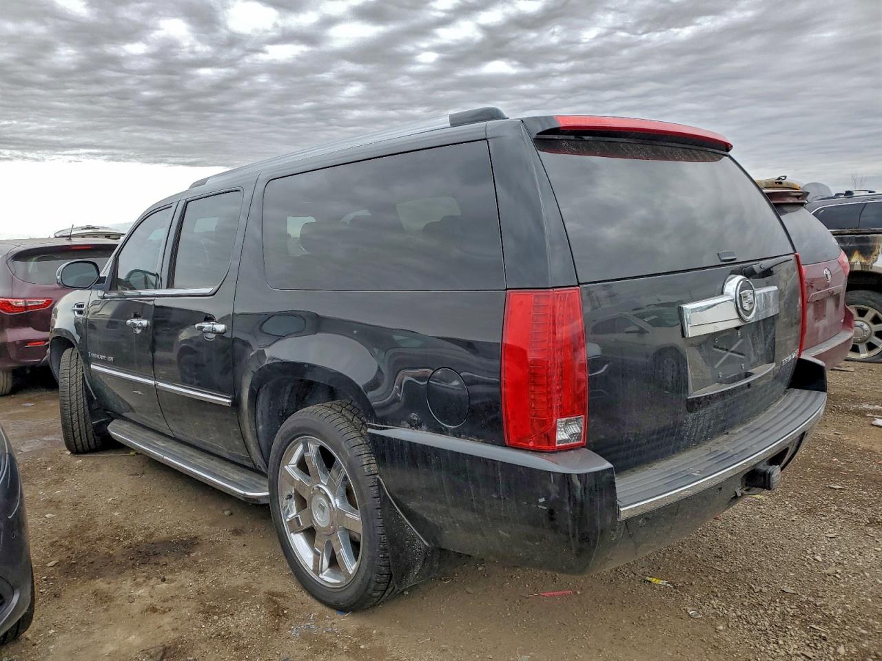 Cadillac Escalade Esv Image 3