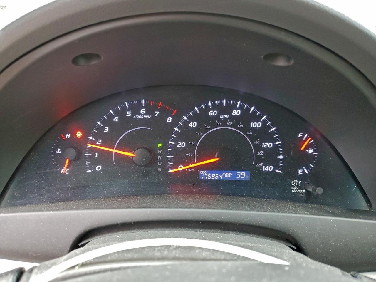 Toyota Camry Base Image 2