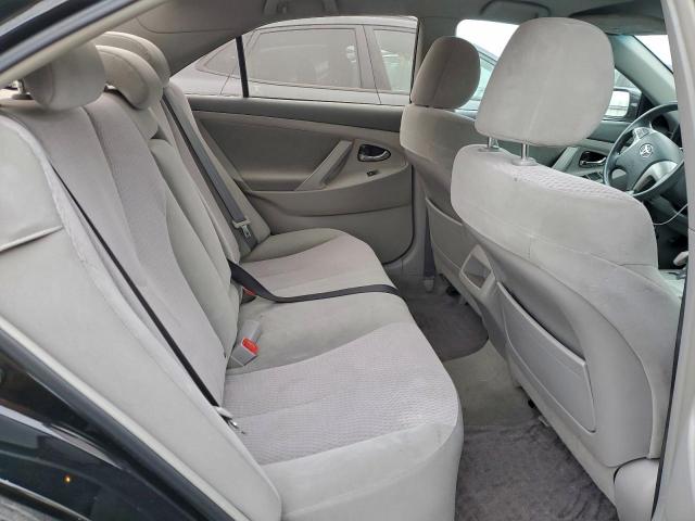 Toyota Camry Base Image 7