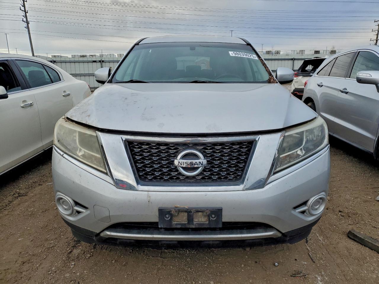 Nissan Pathfinder S Image 9