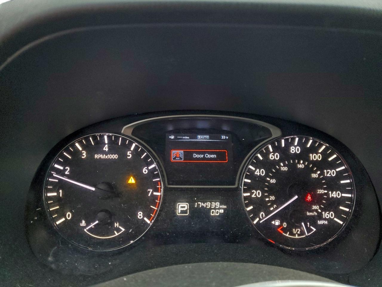 Nissan Pathfinder S Image 6