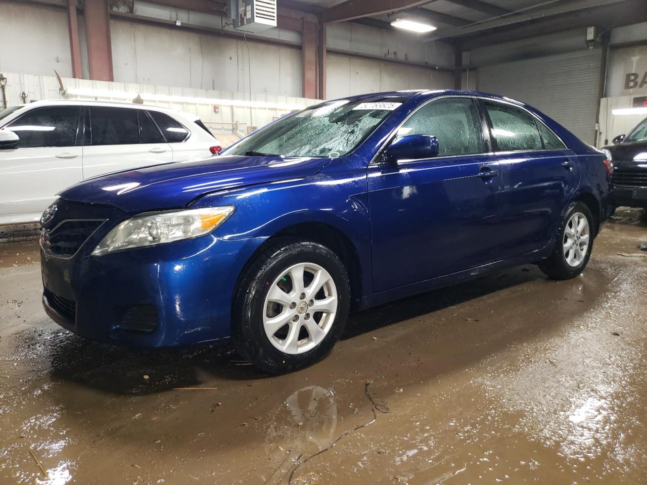 Toyota Camry Base Image 1