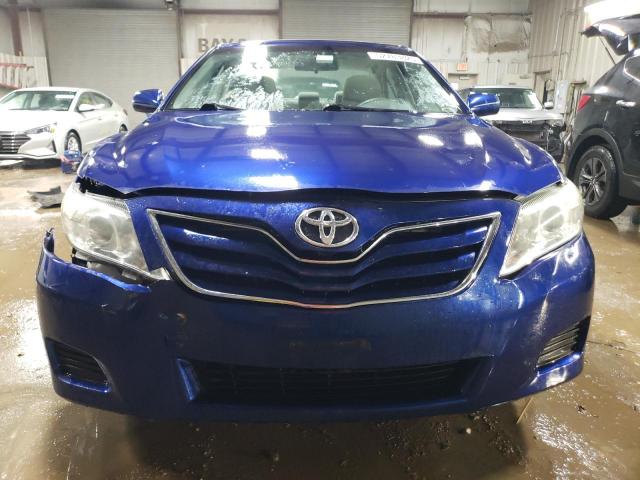 Toyota Camry Base Image 7