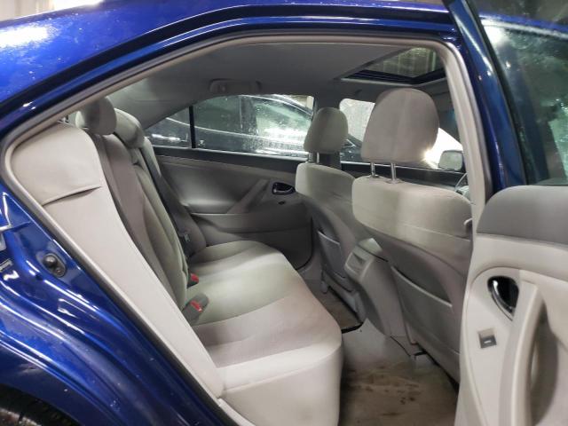 Toyota Camry Base Image 9