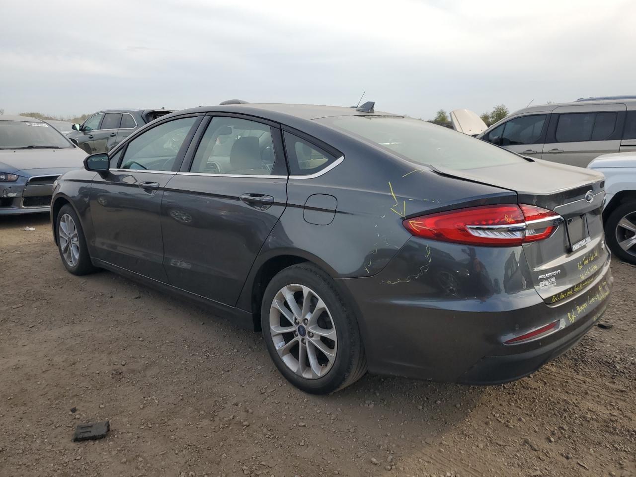 Ford Fusion Se Image 3