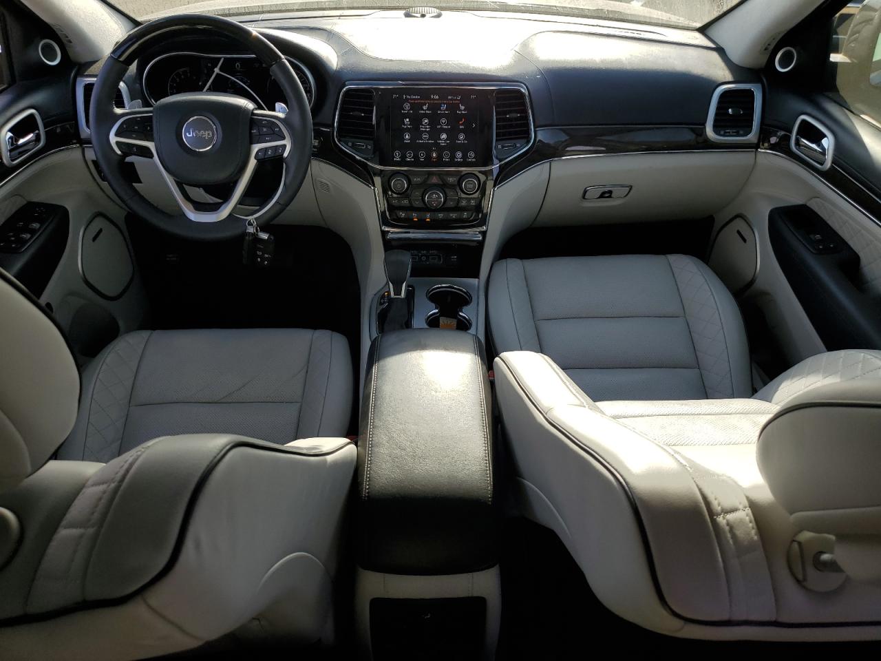 Jeep Grand Cherokee Summit Image 9