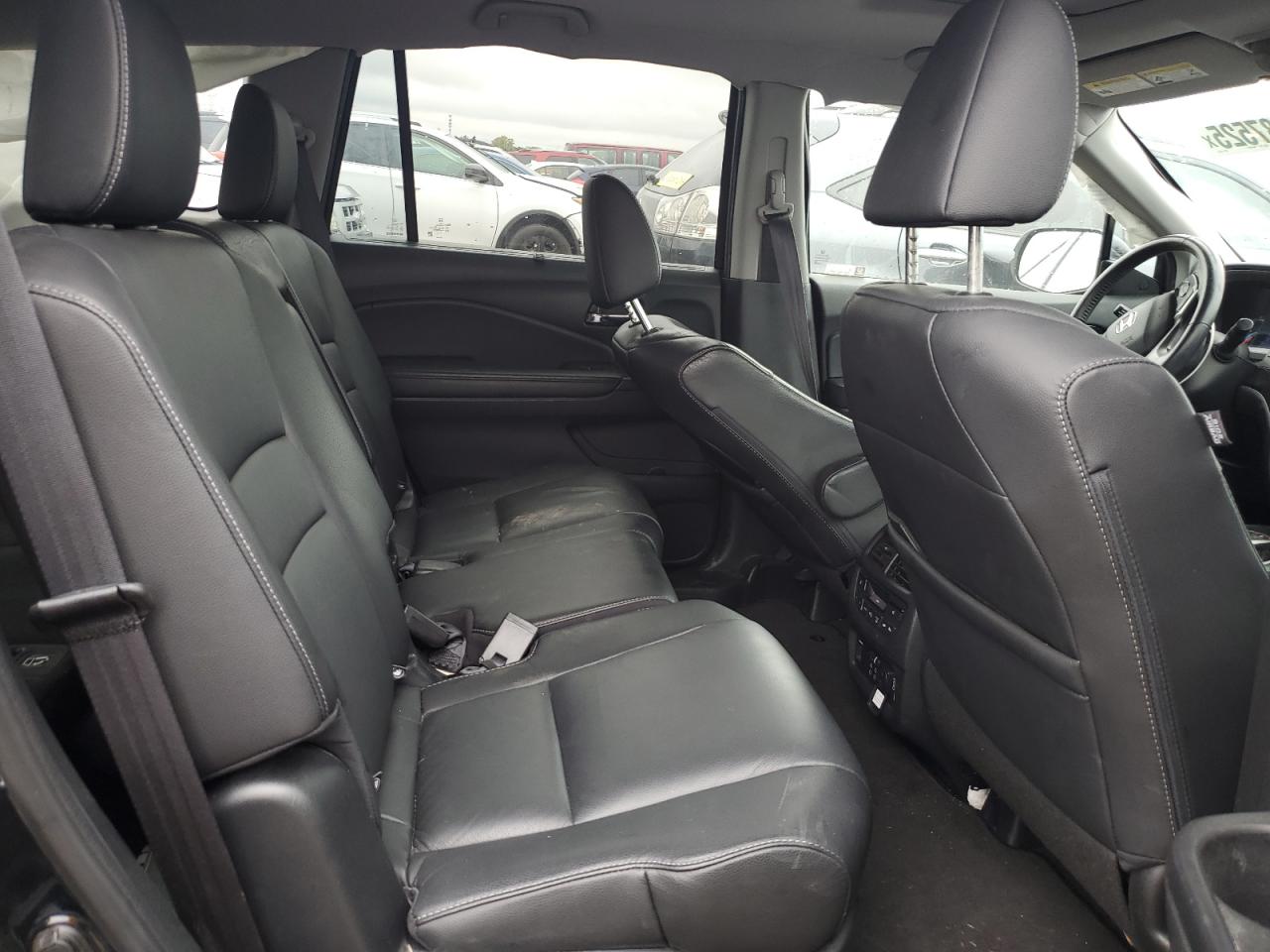 Honda Pilot Touring Image 12