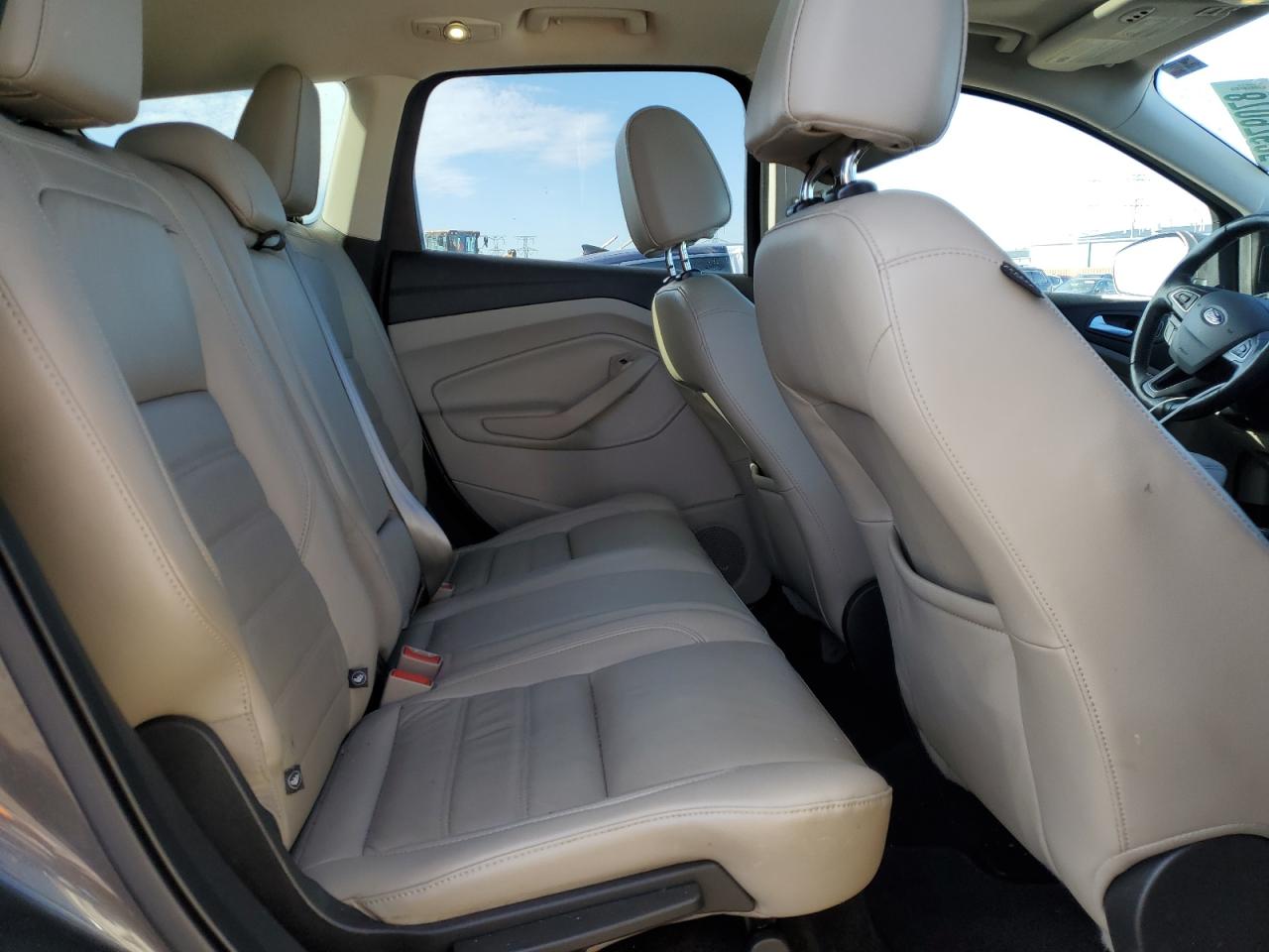 Ford Escape Titanium Image 11