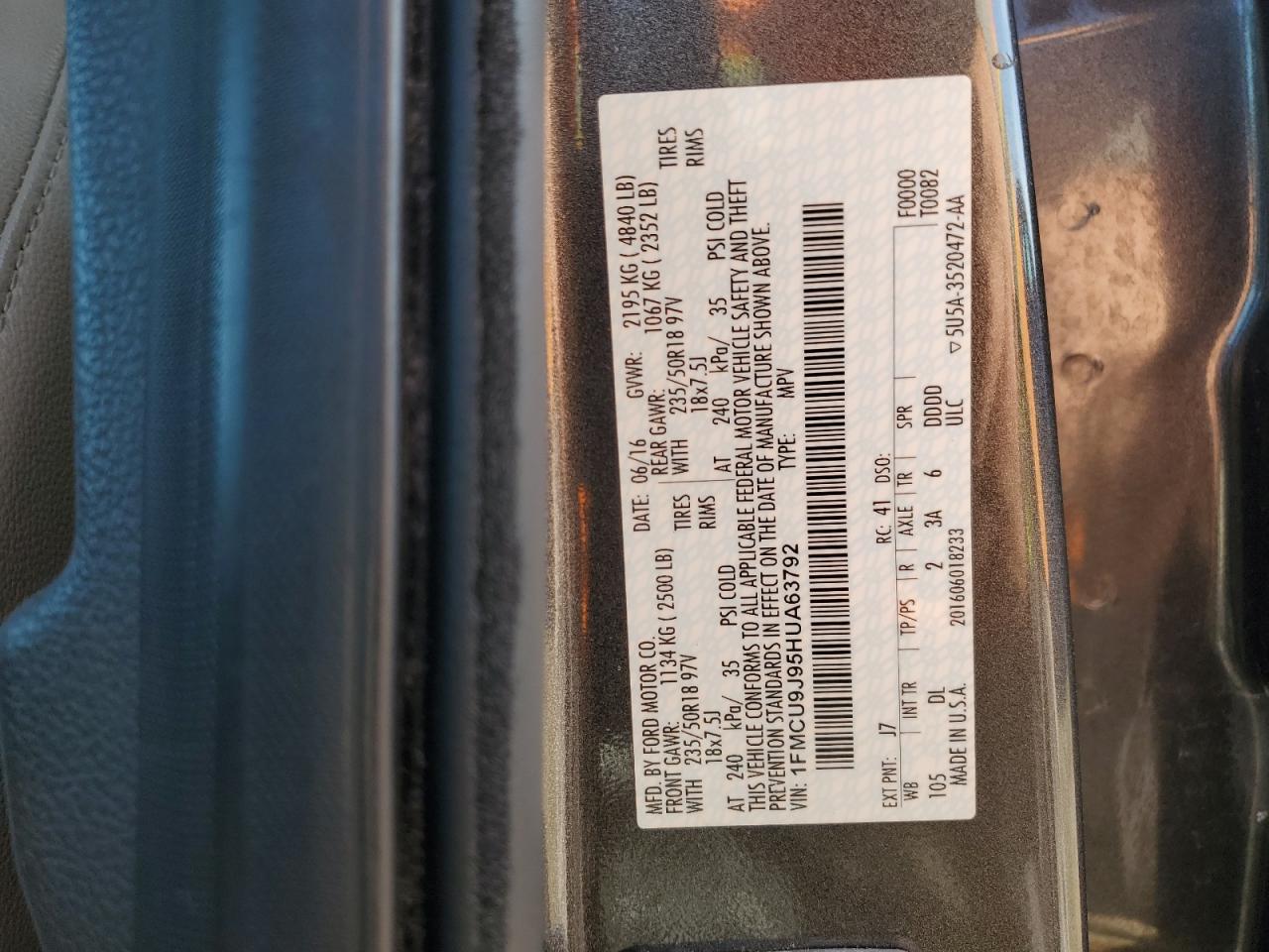 Ford Escape Titanium Image 8