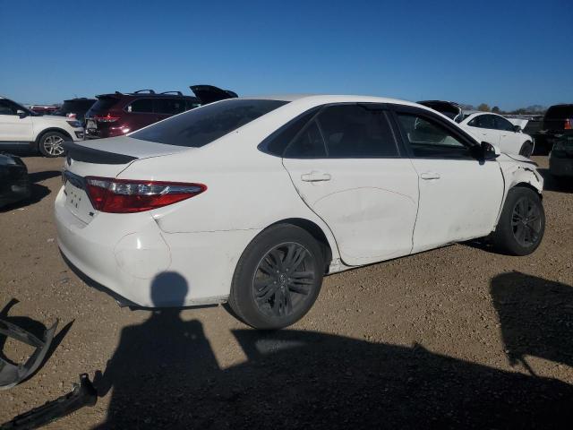 Toyota Camry Le Image 7