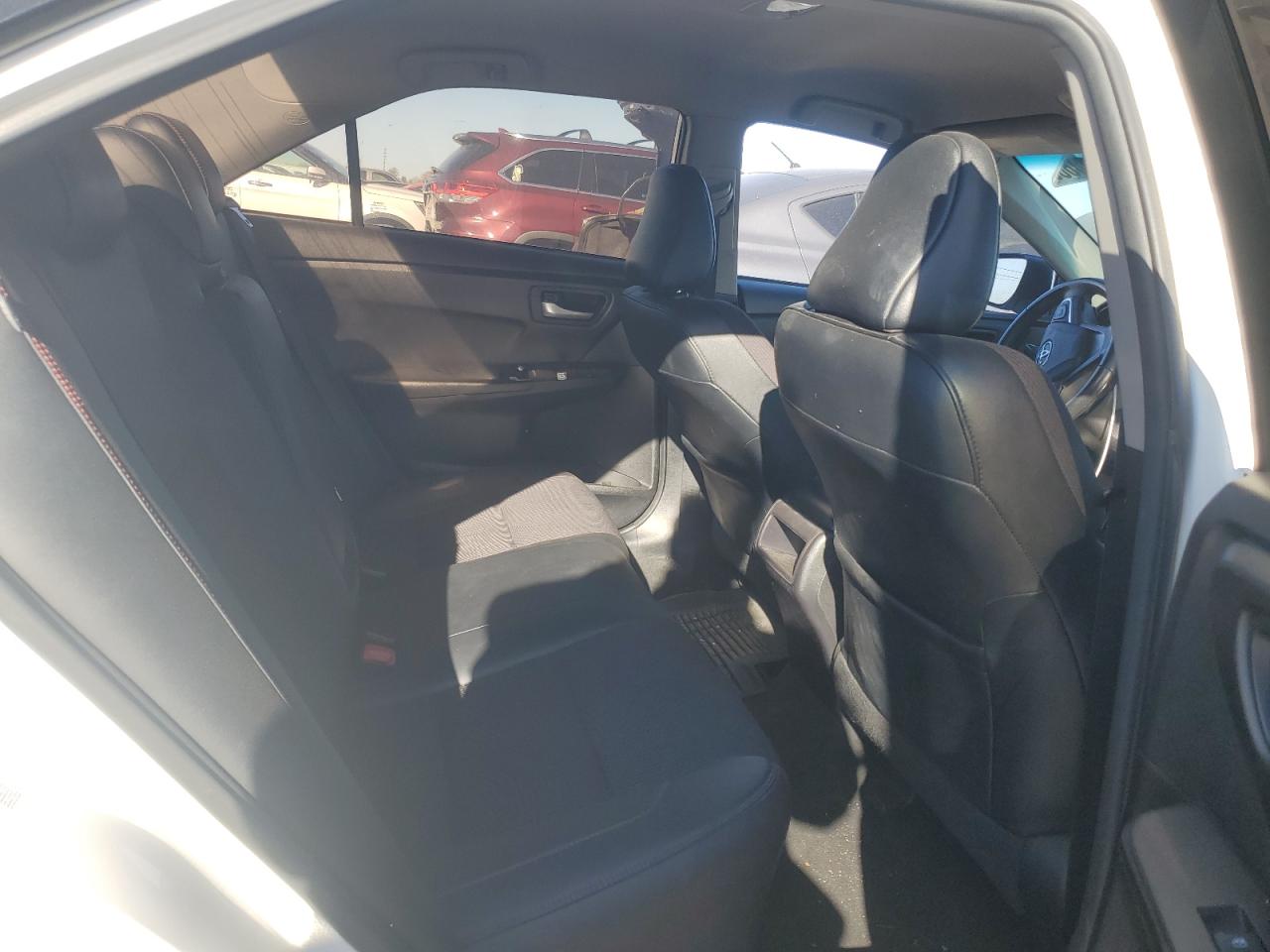 Toyota Camry Le Image 13