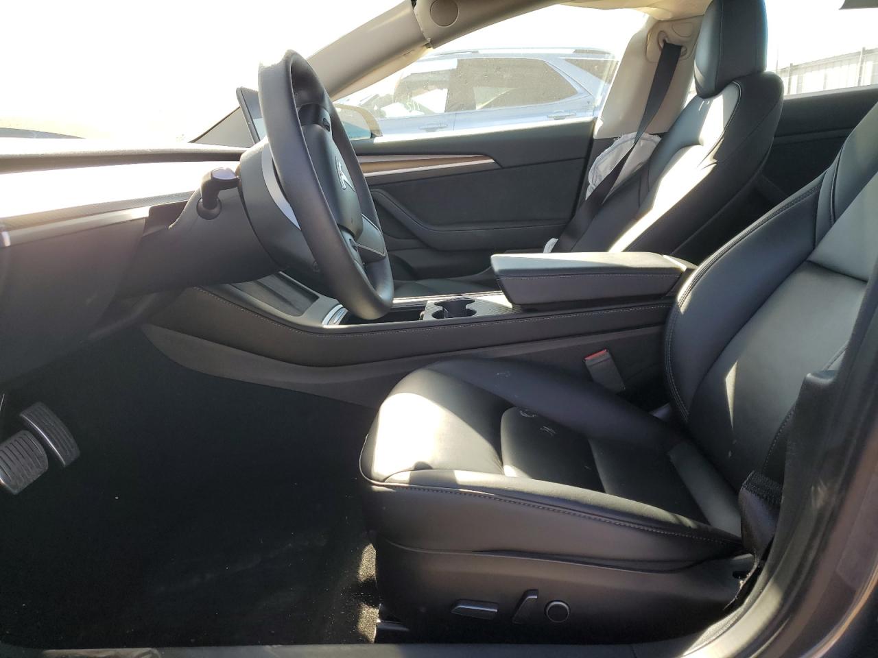 Tesla Model 3 Image 3